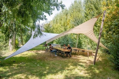 Camping package (2 people, 1 vehicle, 1 installation)