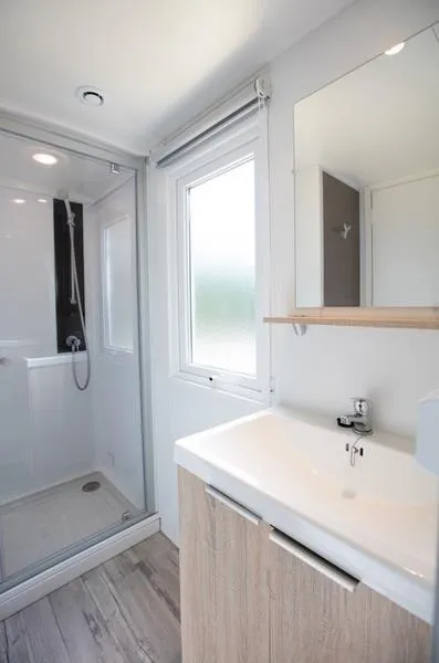 Accommodation - Lodge 32M² - 3 Bedrooms - image n°4 - Camping La Nouzarède