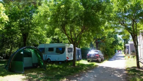 Stellplatz - Stellplatz Standard 100M² - image n°2 - Camping La Nouzarède
