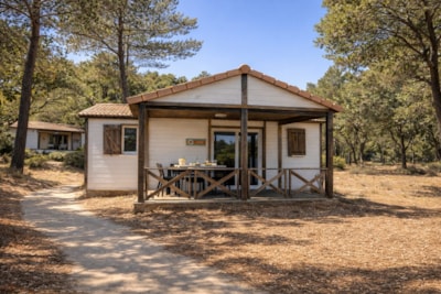 Air-conditioned cottage with 3 bedrooms for 6 people