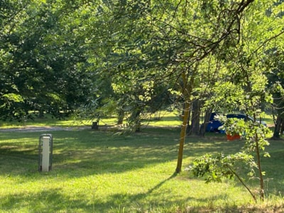 Camping Des Deux Séquoias