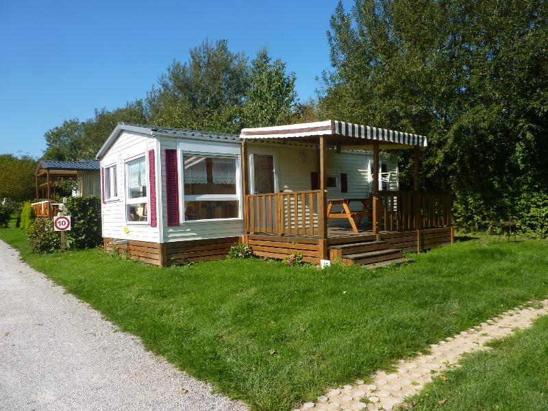Location - Mobil-Home 2 Chambres (N°45) - Camping Les Pommiers des Trois Pays