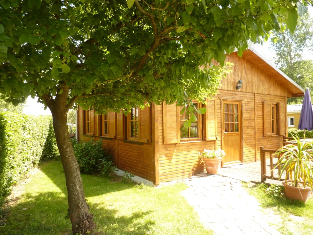 Location - Chalet  (N°25)  4 Places 35M² - Camping Les Pommiers des 3 Pays
