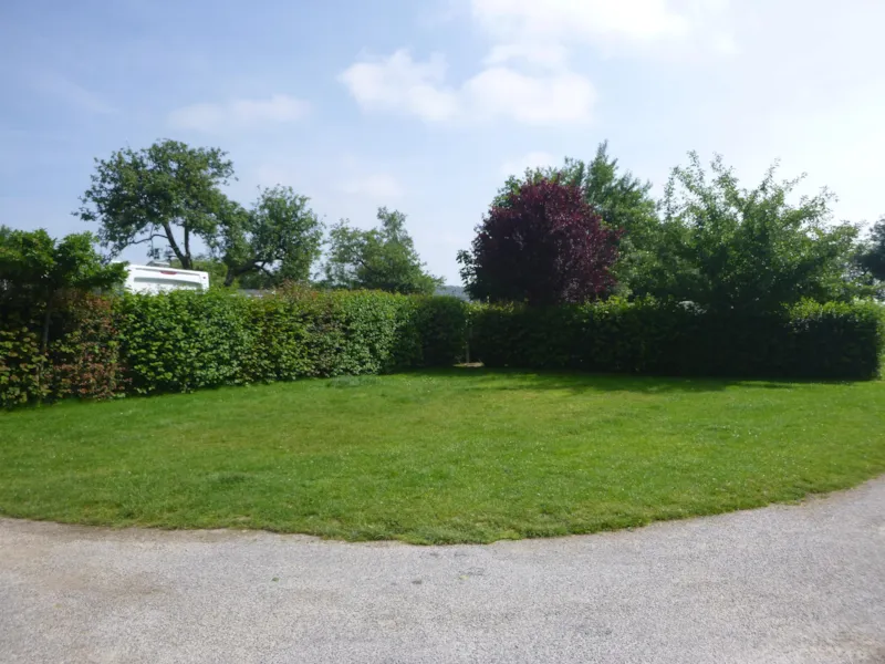 Emplacement Pour Tente, Caravane Ou Camping Car