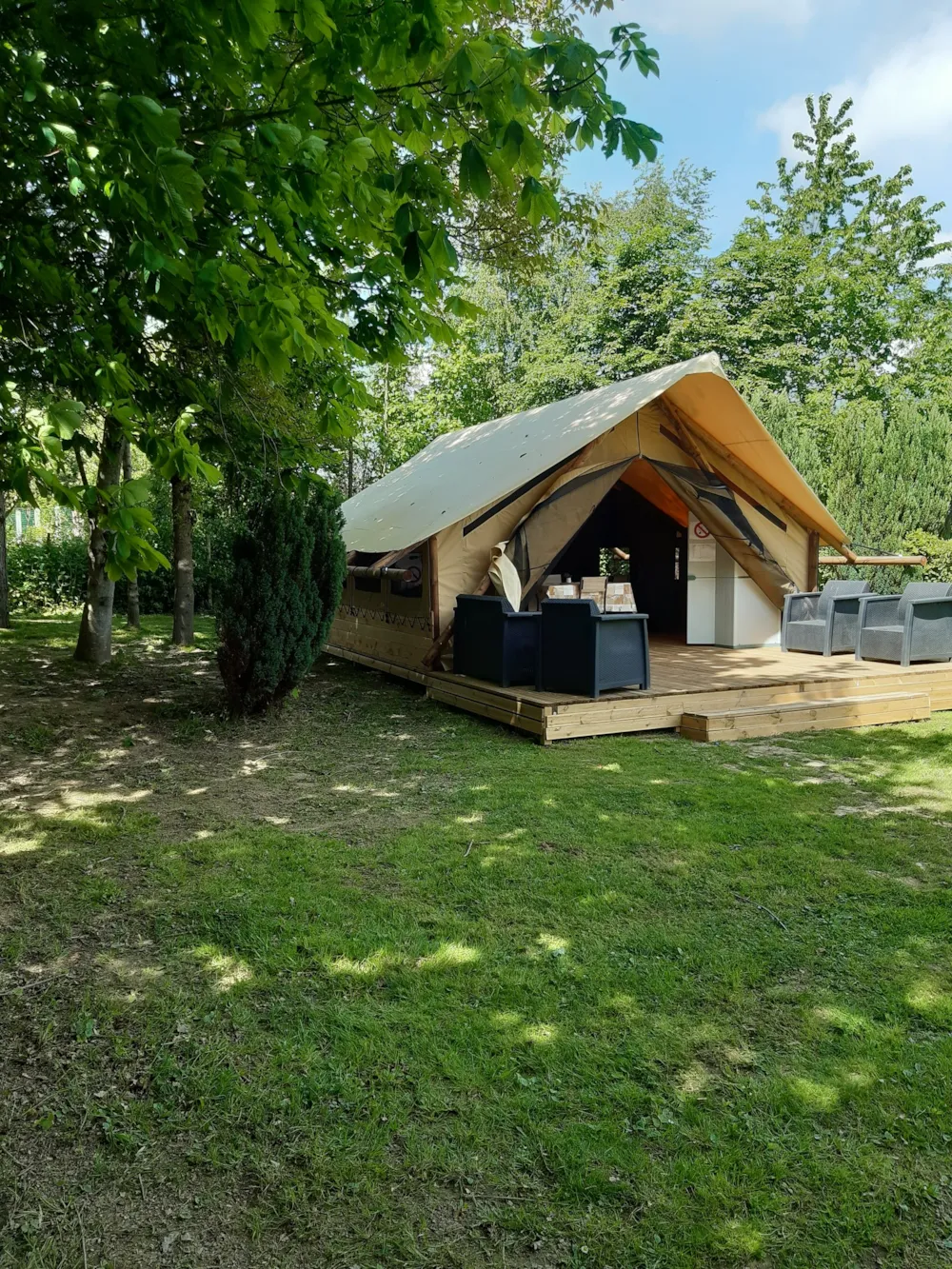 Location - Tente Lodge - Camping Les Pommiers des 3 Pays