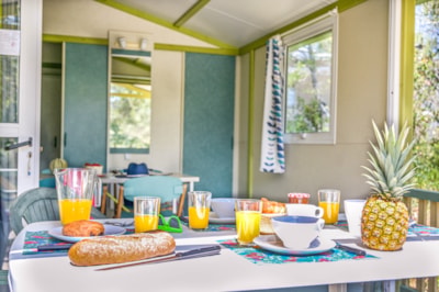 Standard chalet - 25 m² (2 bedrooms- air conditioning - TV) - sheltered terrace