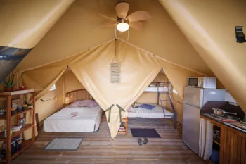 Mietunterkunft - Free Flower Bali 32M²  (2 Zimmer - Ohne Sanitäranlagen) - Flower Camping le FONDESPIERRE