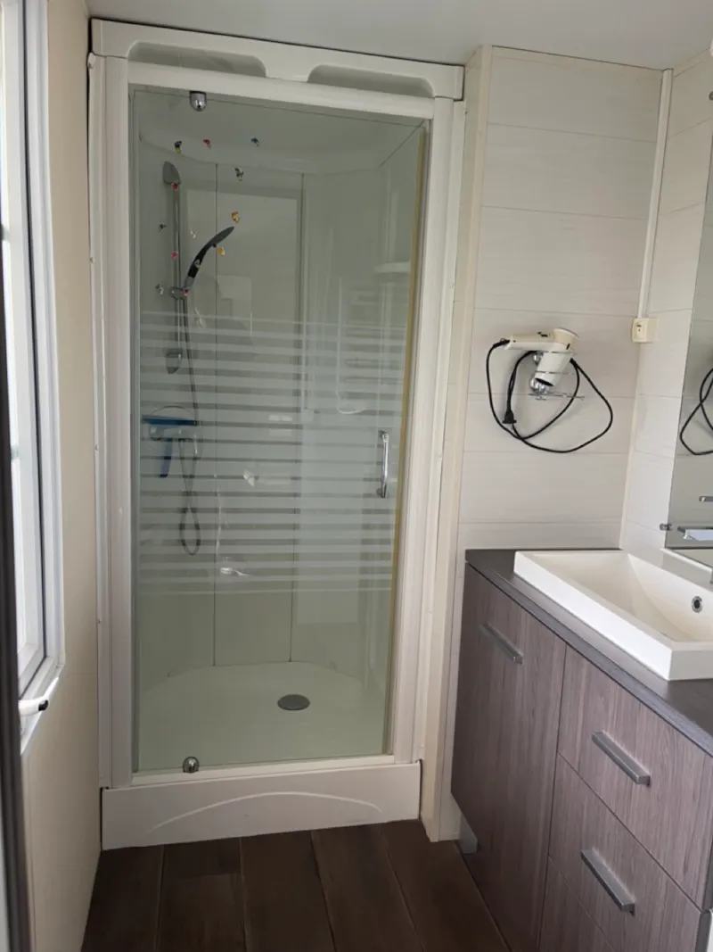 Mobil-Home Premium 31M² (2 Chambres + Clim + Tv + Lv + Lave-Linge + Terrasse Couverte )