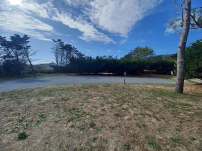 Emplacement 48m2 avec borne électrique