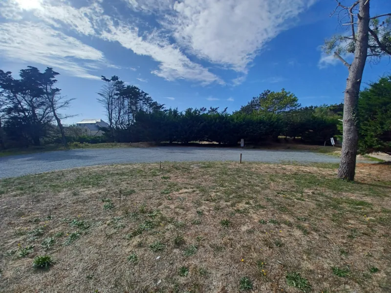 Emplacement 48M2 Sans Borne Électrique