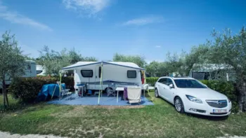 Stellplatz - Stellplatz Comfort Large - 75M² - 6 Amp - Weekend Glamping Resort