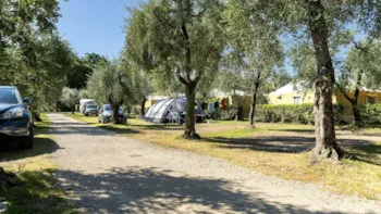 Stellplatz - Stellplatz Standard 65M² - 3 Amp - Weekend Glamping Resort
