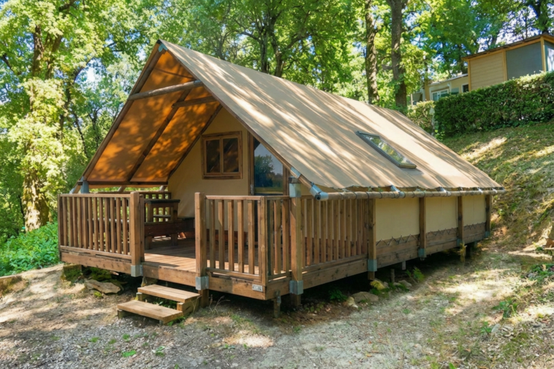 Safari Lodge all season