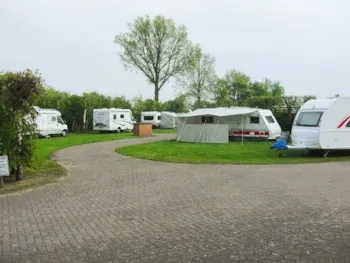 Stellplatz - Stellplatz Komfort Bereich C12 - Campingplatz Dümmersee
