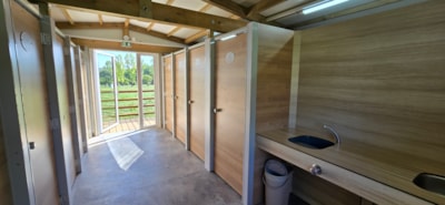 Pitch with electricity included for 2 people (1 tent or 1 van or 1 caravan or 1 motorhome) — 9