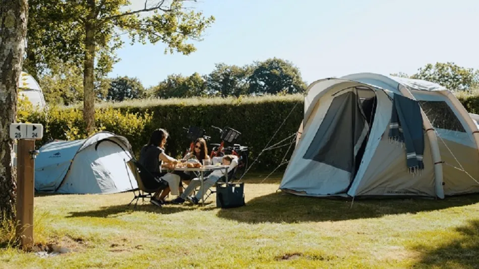 Camping DE LA PISCINE