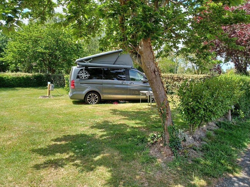 Camping stellplatz+ 1 Auto + Strom - 1/2 person