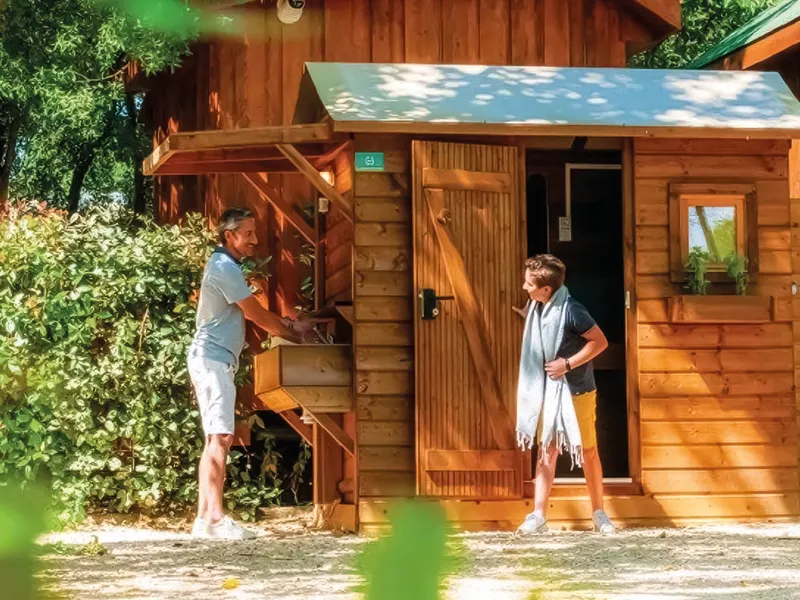 Emplacement - Emplacement Avec Sanitaire Privé - Camping Des Combrailles