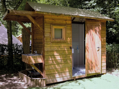Pitch with private facilities — 2