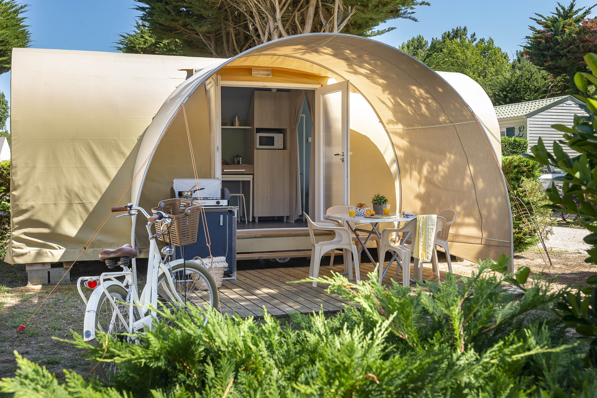 Accommodation - Insolite Confort Tent 2 Bedrooms - Camping La Citadelle