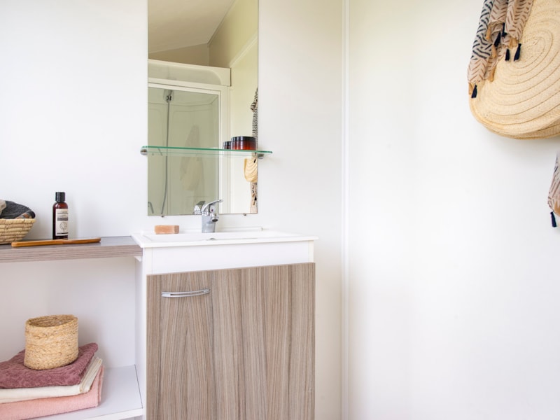 Emplacement Confort 1/6 pers. – Sanitaires & cuisine privatifs