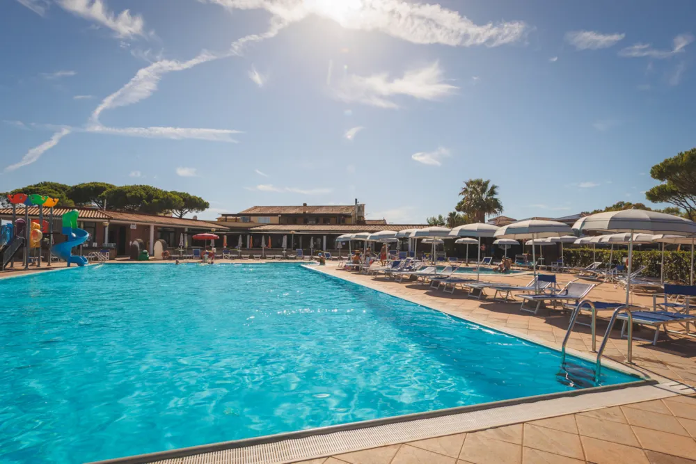 Villaggio Turistico La Cecinella