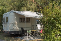 Kampeerplaats(en) - Kampeerplaats Caravan - Camping Etoile d'Or