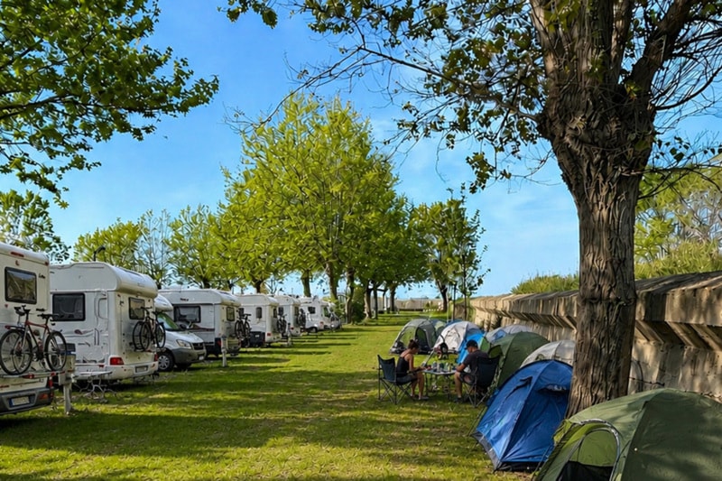 Pitch Tent