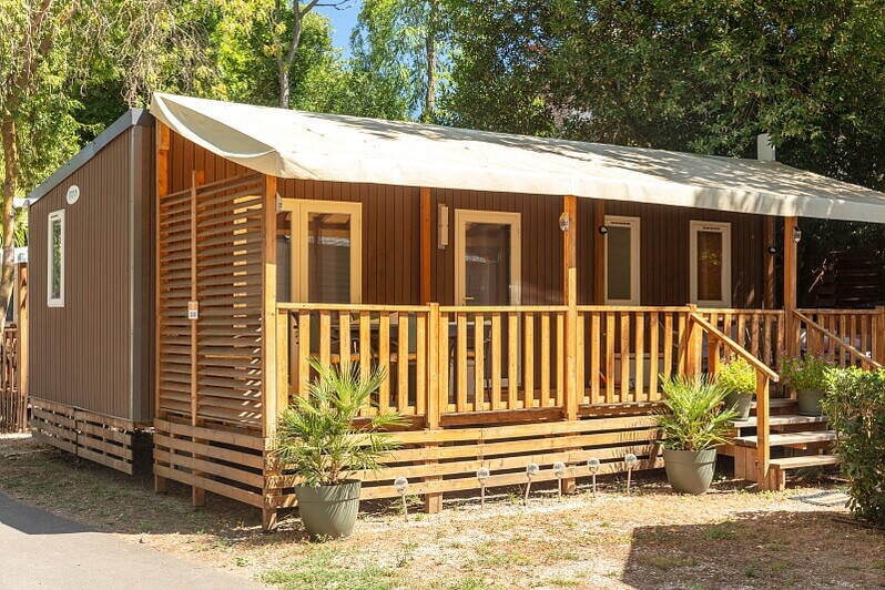Mobilheim Comfort - 3 Schlafzimmer - überdachte Terrasse - Klimaanlage