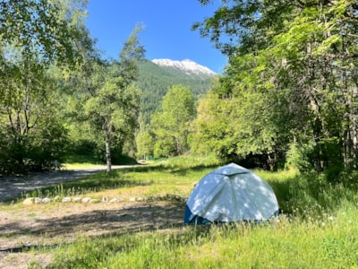 Package for 2 people + tent pitch + vehicle