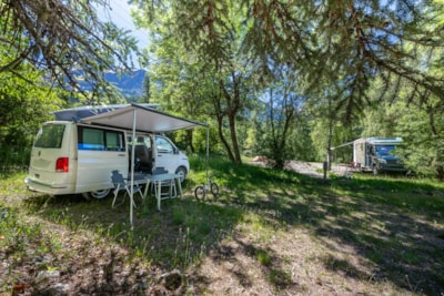 Package for 2 people + tent pitch + car/van (converted vehicle)