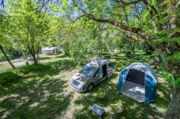 Pitch - Package For 2 People + Tent Pitch + Vehicle - Hôtel et Camping O² Orcières Outdoor Area