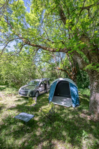 Package for 2 people + tent pitch + vehicle