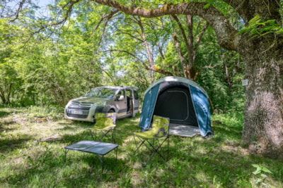 Package for 2 people + tent pitch + vehicle