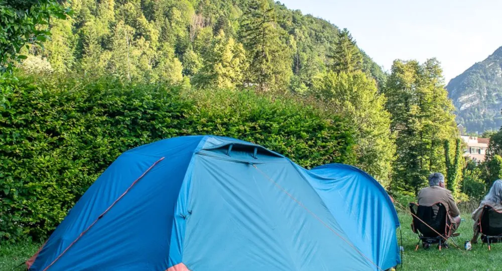 Emplacement - Forfait Camping (Emplacement, 2 Personnes, 1 Véhicule) - Camping Onlycamp Les Bords de Lyonne  