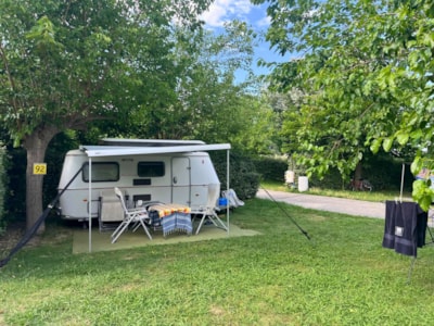 Comfort Pitch Large Tent/Van/Caravan/Camping-Car (with electricity)