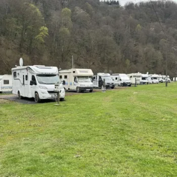 Stellplatz - Wohnmobilstellplatz - Camping Le Ban de Laviot