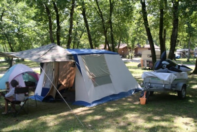 Camping package (1 pitch, 1 vehicle, 2 people)