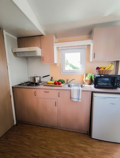 4-person mobile home with a large patio (with air conditioning)