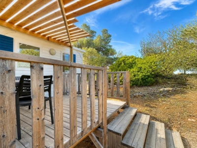 4-person mobile home with a large terrace (with air conditioning)