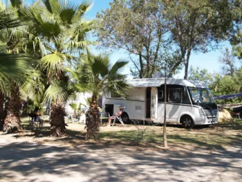 Stellplatz - Stellplatz Privilège : Wohnwagen Oder Wohnmobil /Auto +Strom 10A + Wasseranschluss - Airotel Camping Le Soleil
