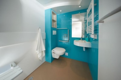 Mobile home ideal for people with mobility disabilities, 2 bedrooms, Air conditioning, TV — 4