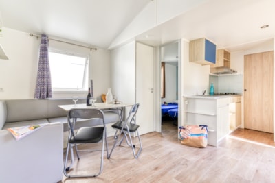 Mobile home Pyrénées  2 bedrooms, Air conditioning, TV — 4