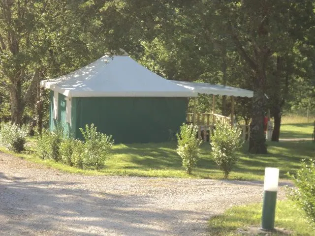 Bungalow Toilé 16M² Souillac Sam Sans Sanitaires 5 Pers (Samedi Au Samedi)