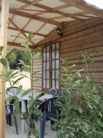 Huuraccommodatie(s) - Houten Chalet Met Sanitair 31M² Met (Eigen) Sanitair - Camping Bellevue