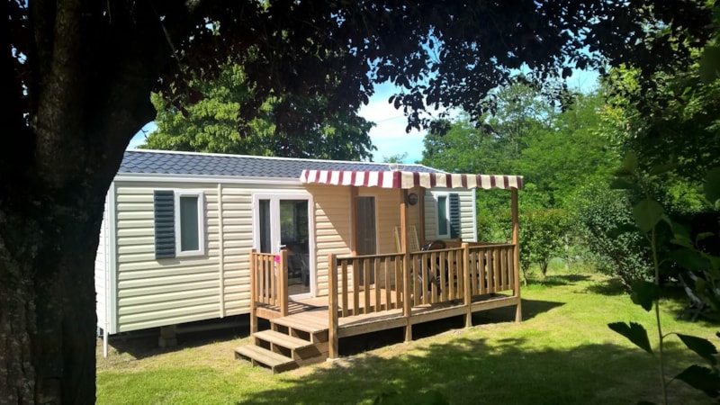 Starcaravan NIRVANA 31m² 2 slaapkamers met TV - Terras