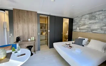 Mietunterkunft - Sunêlia Luxe Taos 1 Zimmer 27M² - Tv - Handtücher Vorhanden - Camping Sunêlia Le Domaine de Champé