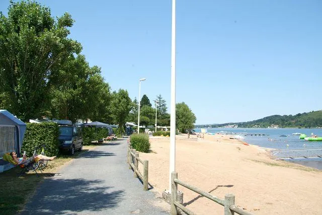 Emplacement Confort Bord De Lac