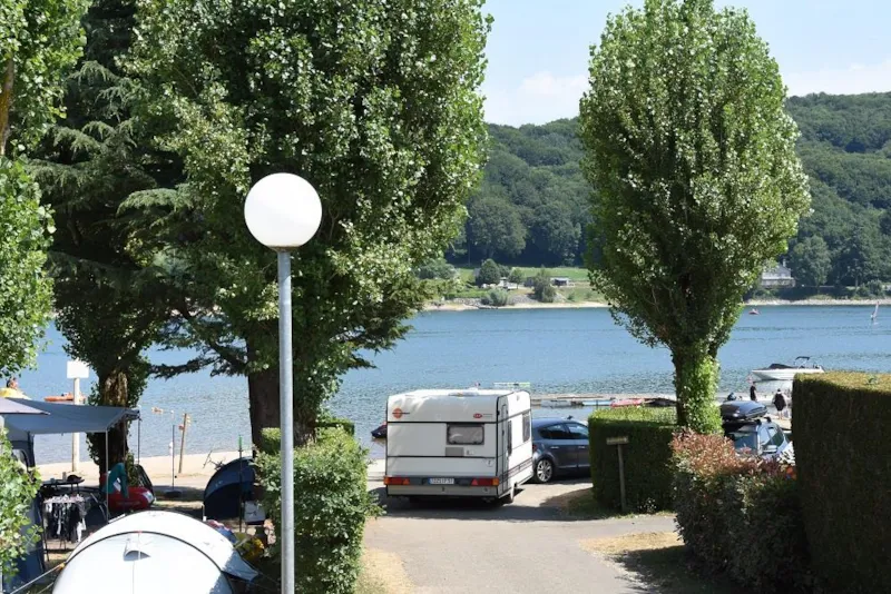 Emplacement Confort Bord De Lac