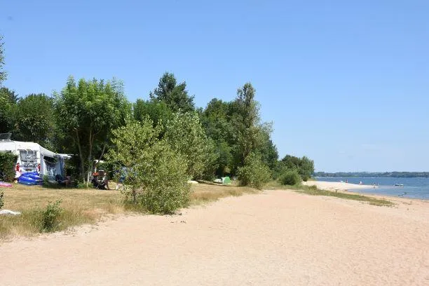 Emplacement Confort Bord De Lac